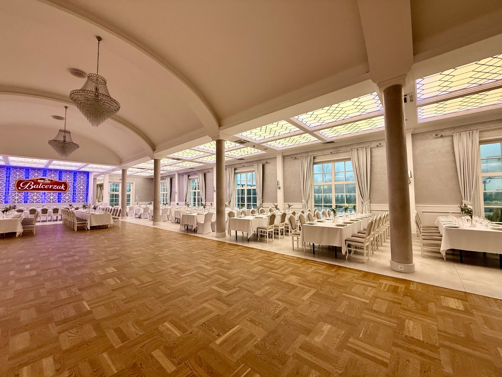 Sala balowa czy sala księżycowa? Którą wybrać na swoje wesele